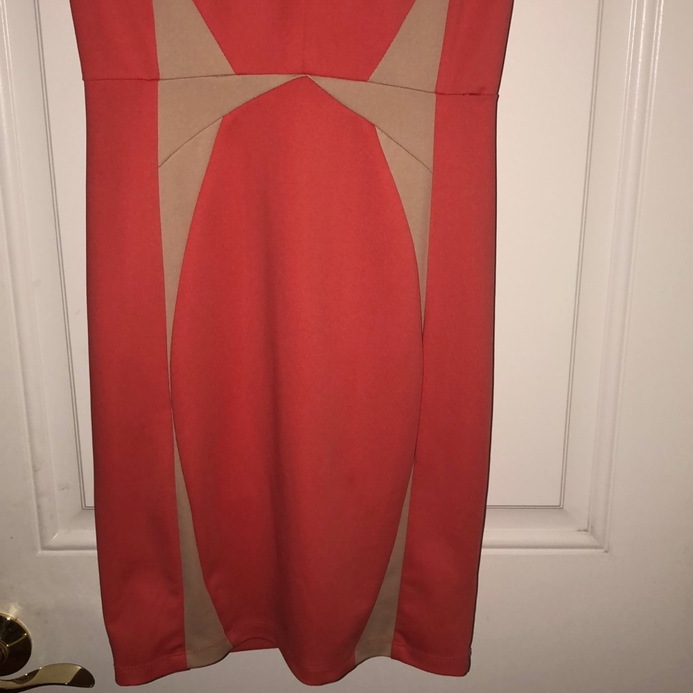 Beautiful dress. Can be worn professionally also. - Picture 2 of 5